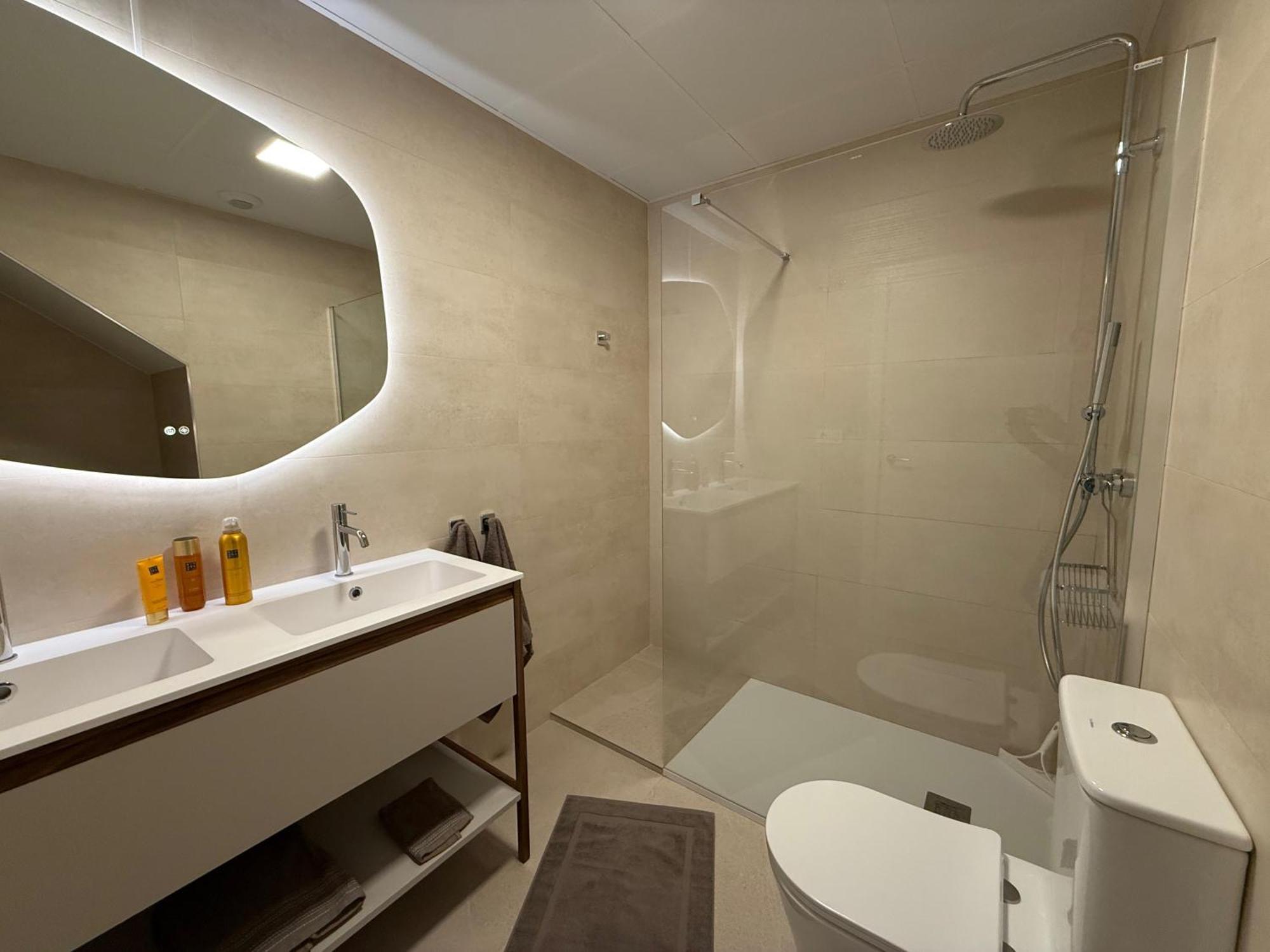 Apartamento H2m Postigo Duplex Terrace 2 Bathrooms, Smart Tv, Oven *